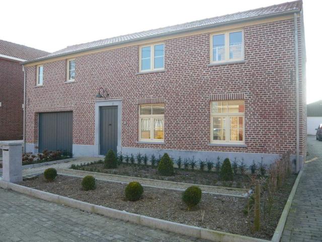 * IN OPTIE * * Mooie gerenoveerde vrijstaande woning me