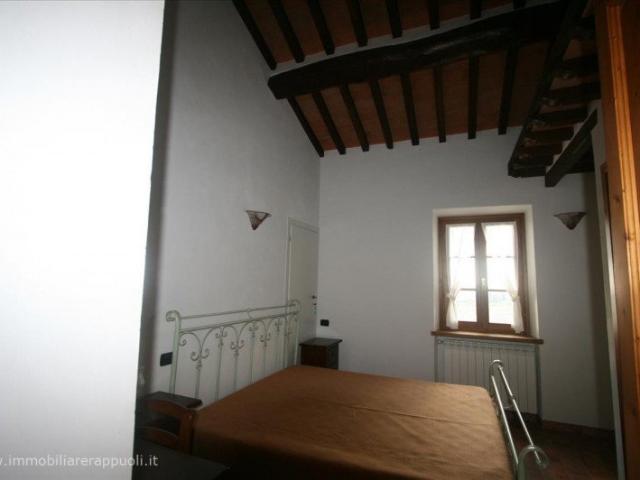 In posizione dominante nel cuore della Valdichiana, tra le r. 400m² Sinalunga