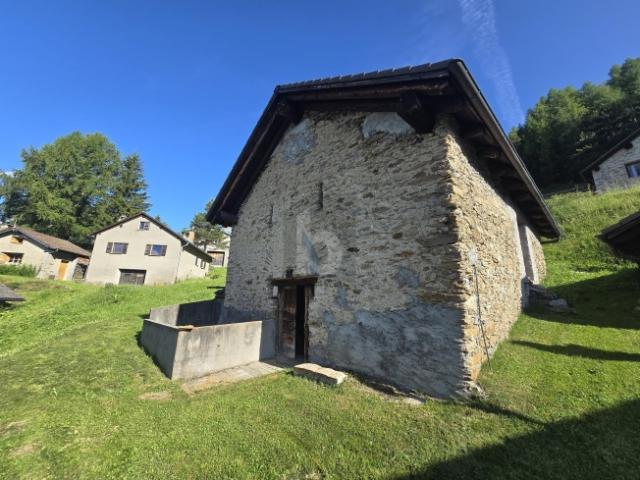 IN POSIZIONE SOLEGGIATA DA RISTRUTTURARE