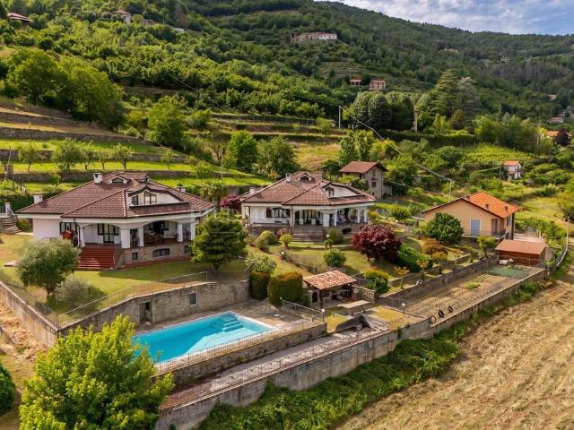 In posizione tranquilla e panoramica, immersa nel fascino au. 375m² Cortemilia
