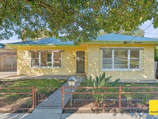 In Room Auction: THE DRAWING ROOM @ 79 OLINDA ST, QUARRY HILL