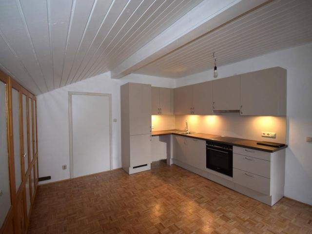 In Ruhelage gelegene 68qm DG Wohnung mit 15qm Westbalkon in Wohnhaus mit nur vier Wohneinheiten