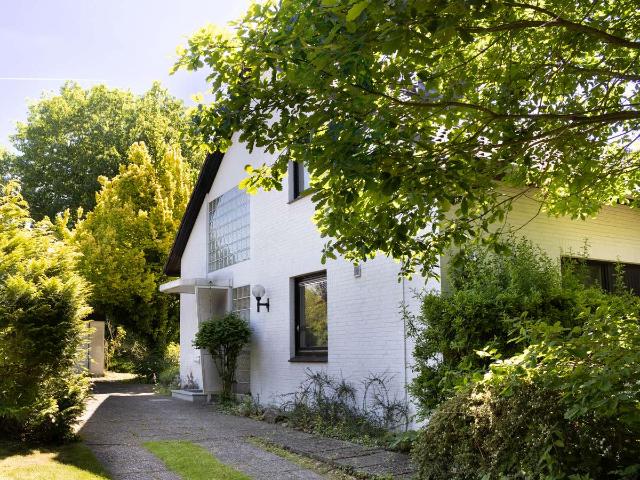 In ruhiger Wohnlage am Waldrand von Schwarzenbek: Ein besonderes Grundstück Ein Haus voller Mög.