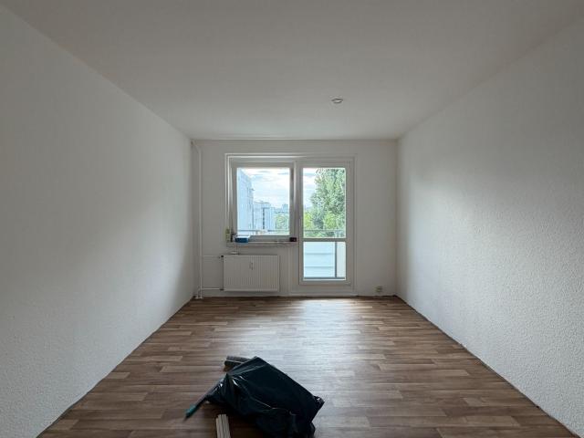 In Sanierung! Single Apartment mit Balkon und neuem Badezimmer!