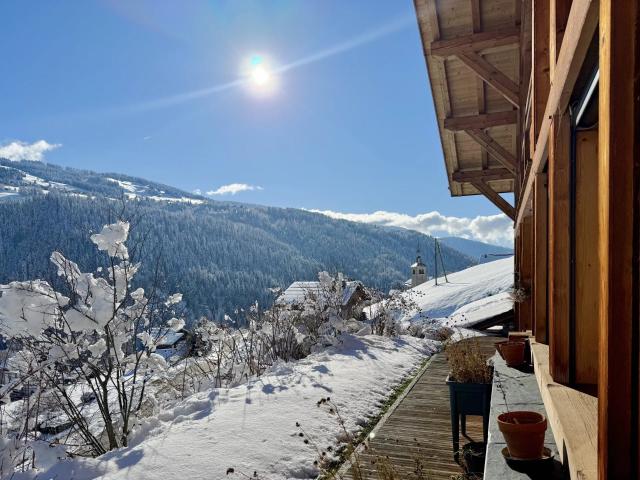 In Saint Nicolas la Chapelle, discover this detached chalet. 173m² Saint Nicolas La Chapelle