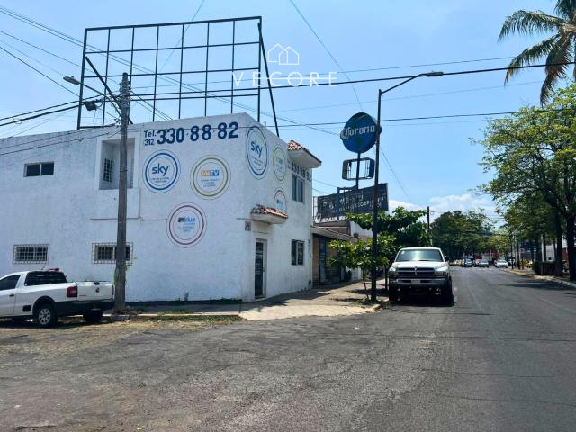INMUEBLE COMERCIAL EN AVENIDA DE LOS MAESTROS, COLIMA