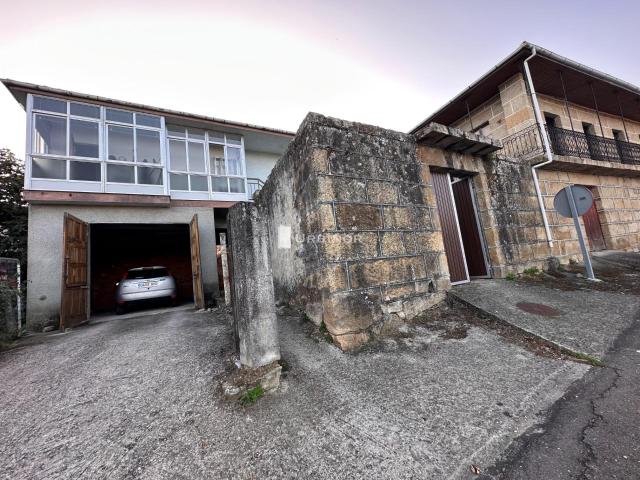 Inmueble con DOS casas independientes, a 2 km. de CARTELLE