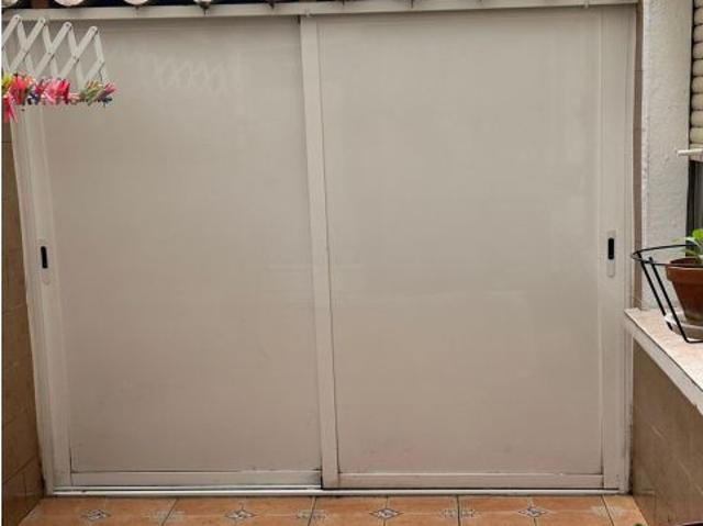 INMUEBLE DE CALIDAD, CON CUATRO HABITACIONES Y PLAZA DE GARAJE BUENA UBICACIÓN. 275.000€