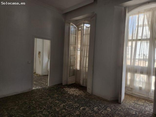 INMUEBLE SINGULAR EN CALLE REAL