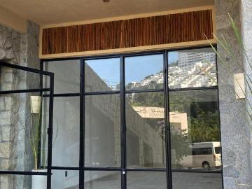 Inmejorable local comercial en zona muy transitada rodeada de condominios, hoteles, casas y Restaurantes en Acapulco