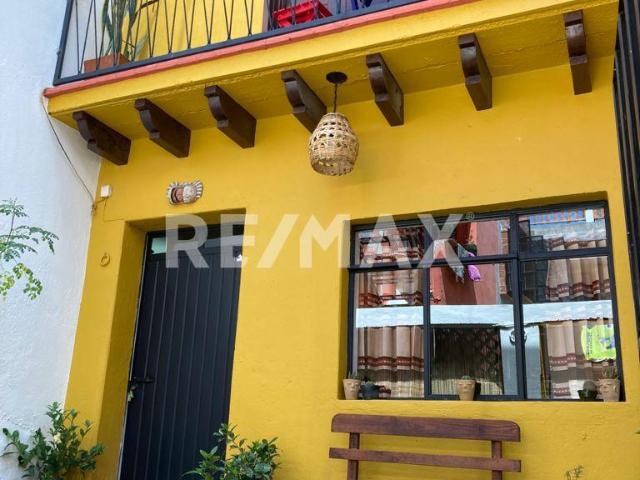 INMEJORABLE OPORTUNIDAD, CASA COMERCIAL EN EL CENTRO DE LA CIUDAD !
