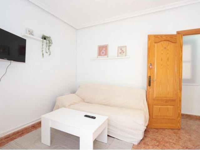 Inmocartago ofrece en alquiler una acogedora habitación en la Urbanización Mediterráneo