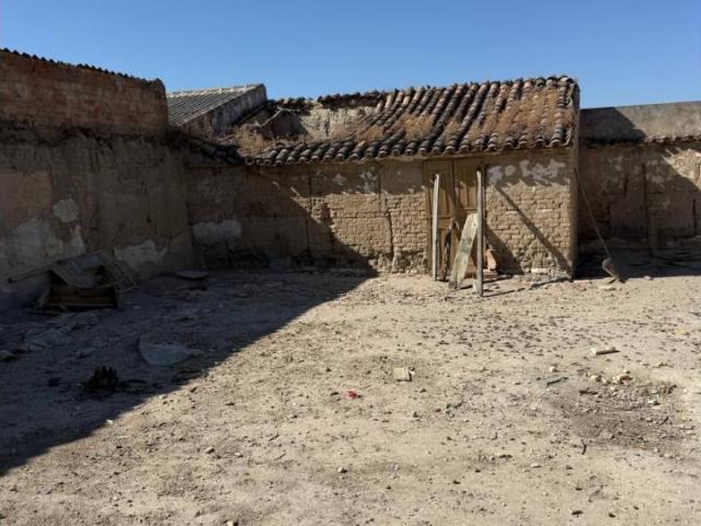 INMOANNY VENDE CASA A REFORMAR INTEGRALMENTE O DEMOLER DE 420 M2 EN GERINDOTE!