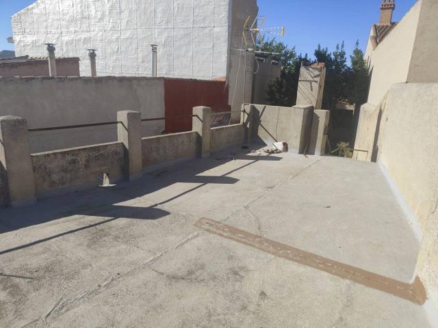 INMOANNY VENDE CASA BAJA CON PATIO, TERRAZA Y CHIMENEA PARA TERMINAR A TU GUSTO EN URDA!