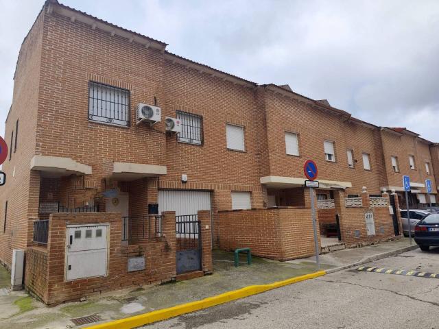 Inmoanny vende chalet de esquina en Choza de Canales!