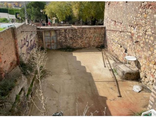 INMOBILIARIA ARBETETA VENDE CASA DE PUEBLO CON TERRENO URBANIZABLE EN SIGÜENZA