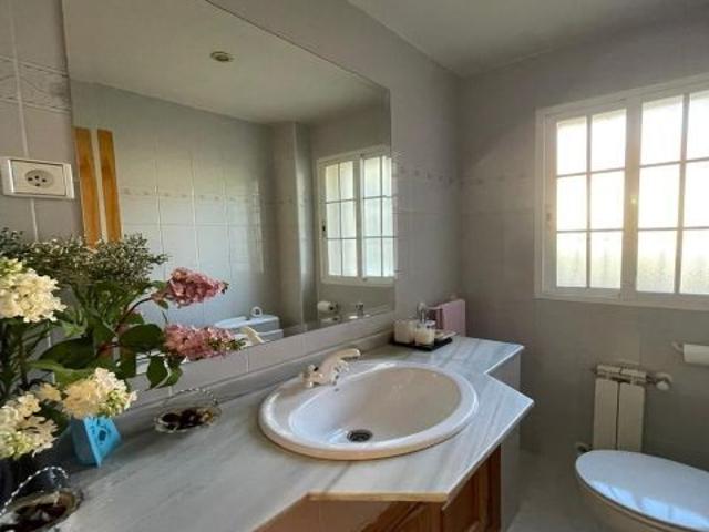 INMOBILIARIA ARBETETA VENDE MAGNÍFICO CHALET DE 5 DORMITORIOS EN EL CLAVÍN, GUADALAJARA