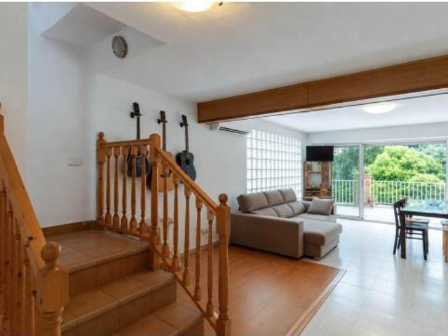 Inmobiliaria en Barcelona. Casa en Esparraguera