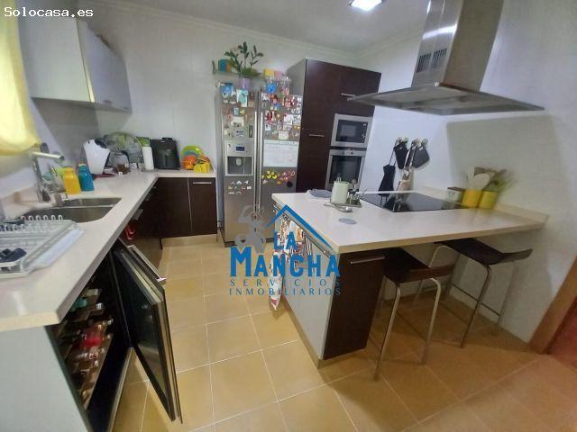INMOBILIARIA LA MANCHA VENDE PRECIOSO ADOSADO CON PISCINA PRIVADA Y 4 HABITACIONES EN LA GINETA