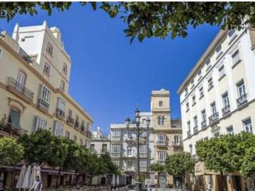 Inmobiliaria Mare Nostrum, vende en la zona de la Plaza de San Francisco