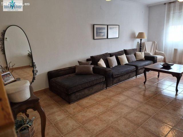 INMOHOUSE VENDE CHALET CON PISCINA EN MOTILLEJA