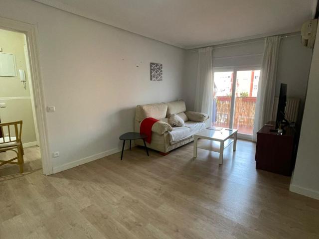 Inmorennta presenta piso reformado de 3 Habitaciones en Fuenlabrada