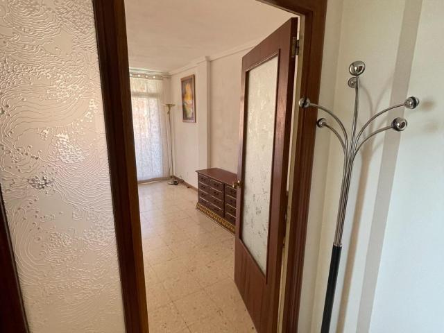 Inmorenta alquila un piso de 3 habiatciones