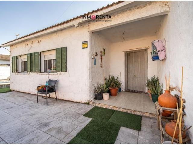 InmoRenta presenta esta espectacular vivienda adosada de una sola planta