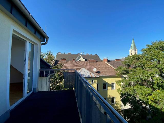 Innenstadtoase! Wunderschöne 3,5 Raumwohnung mit herrlichem Balkon im ruhigen Innenhof ! Nahe Medcampus!