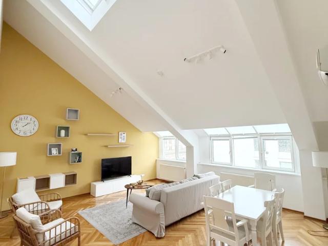 GENERALSANIERT ERSTBEZUG und INNENSTADTLAGE Einzigartige 3 Zimmerwohnung mit Dachterrasse bei der Wiener Oper!