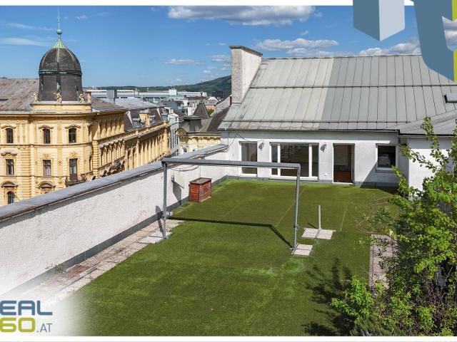 Innenstadtpenthouse mit 160 m² Dachterrasse und optionalem TG Platz!