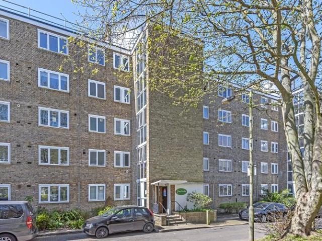 Innes Gardens, London 2 bed flat to rent £2,045 pcm £472 pw
