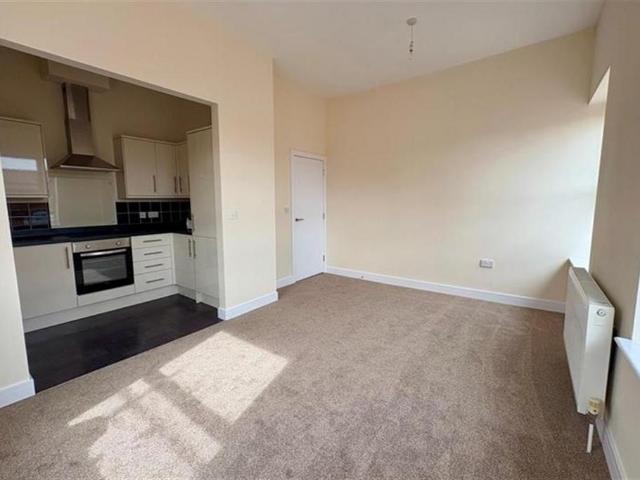 Inner Avenue 2 bed flat to rent £1,100 pcm £254 pw