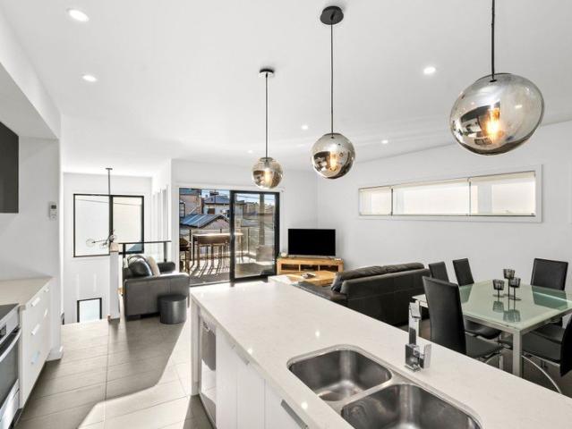 Inner CBD Townhouse Secure Parking