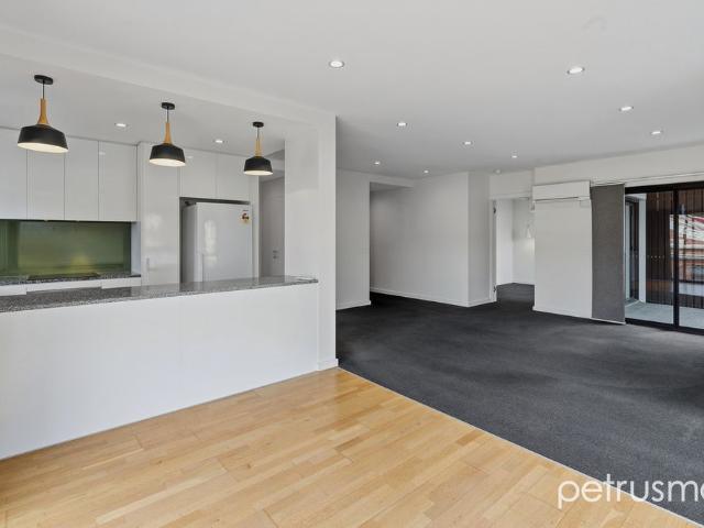 Inner City Apartment with Parking