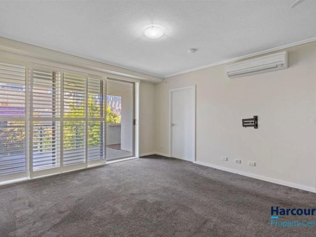 Inner City Apartment with Spacious Living & Urban Convenience