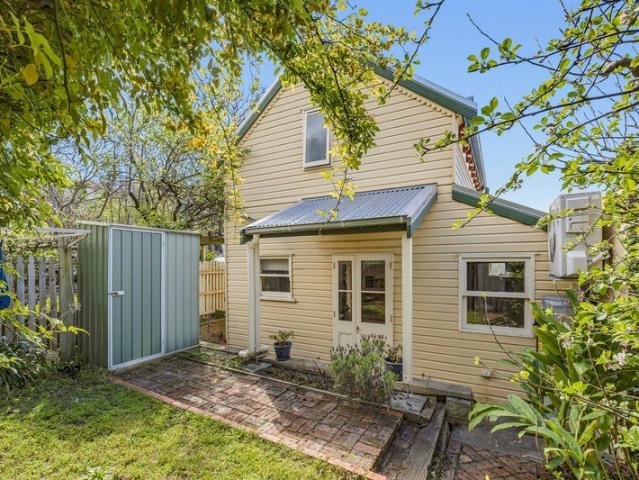 Inner city cottage living
