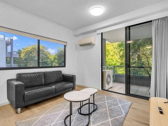 Inner City Ease with Exceptional Convenience
