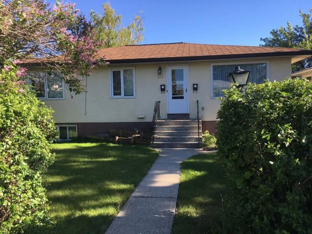 Inner City Highland Park 3 br Bungalow Main Floor Suite — 3 Bedrooms Main Floor