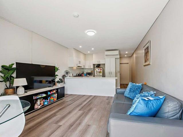 Inner City House Like Hideaway with Courtyard Entry via Cowper St