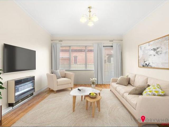 Inner City Living – Under 20 Minutes to Melbourne CBD!