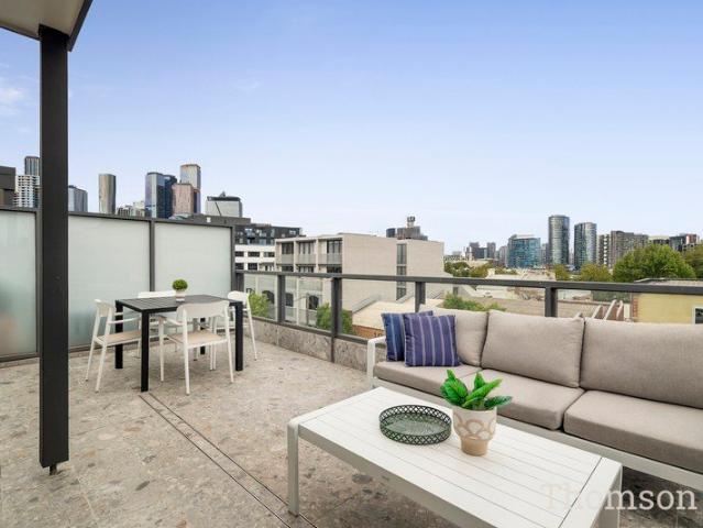 Inner City Living with an Exceptional Rooftop Escape
