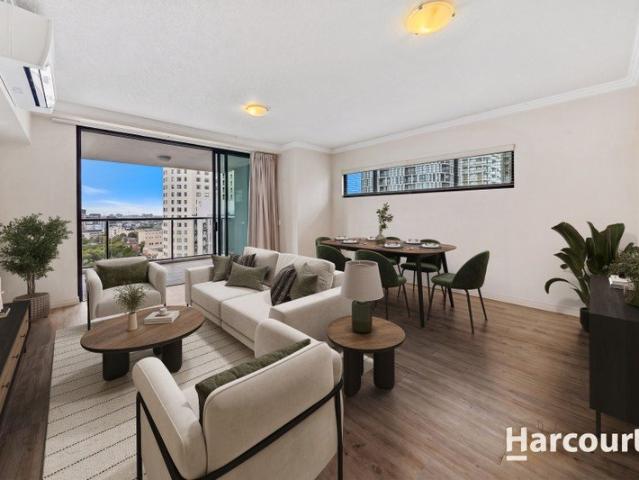 Inner City Living with Elevated Views and Exceptional Convenience