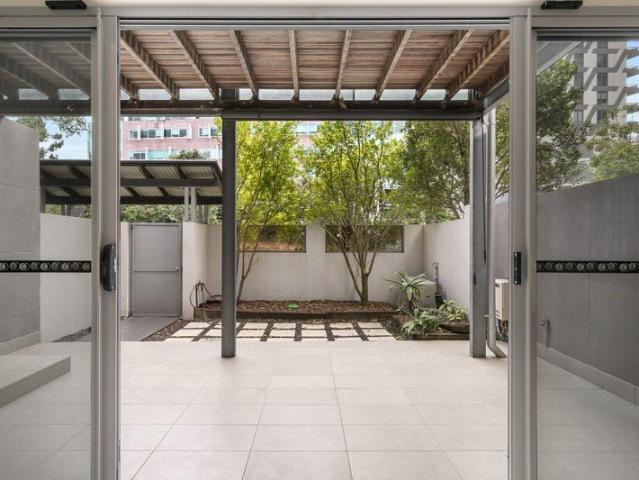 Inner City Living with Space, Privacy & Convenience