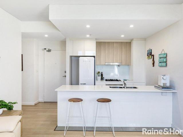 Inner City Living with Wollongong's Pristine Beaches A Mere 2 klm Away