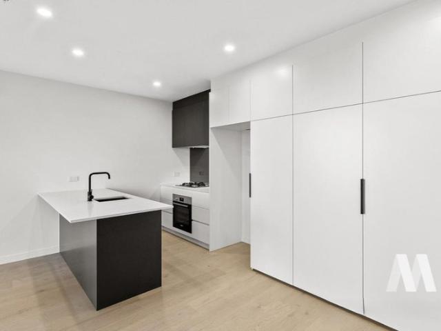 Inner City Living at Your Door Step with a Huge Study Area