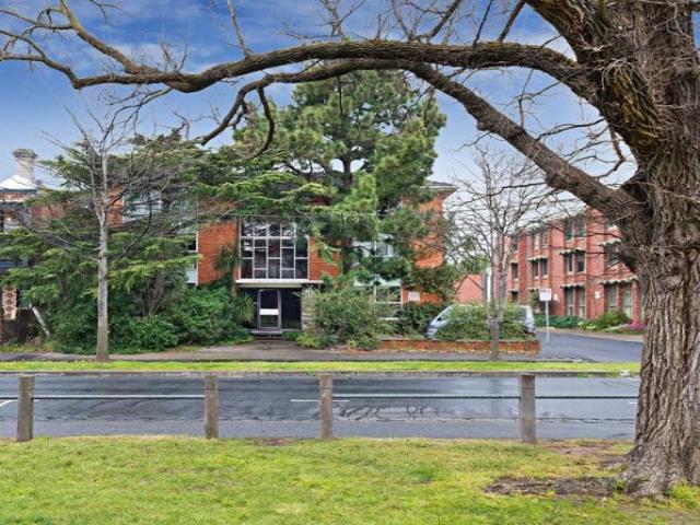 Inner city living in the heart of Carlton North
