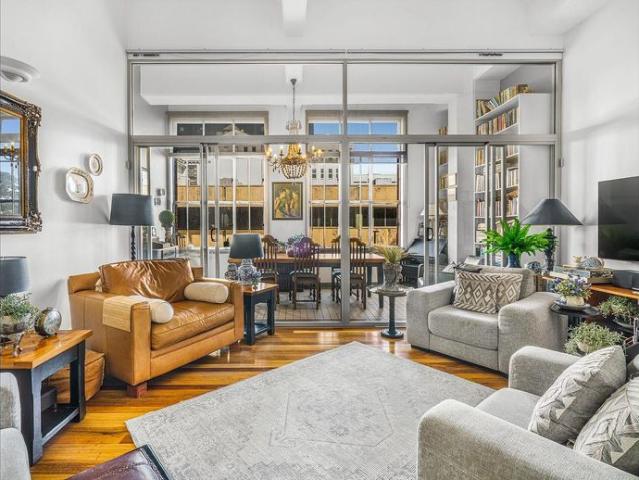 INNER CITY LIVING IN ICONIC MCWHIRTERS BUILDING