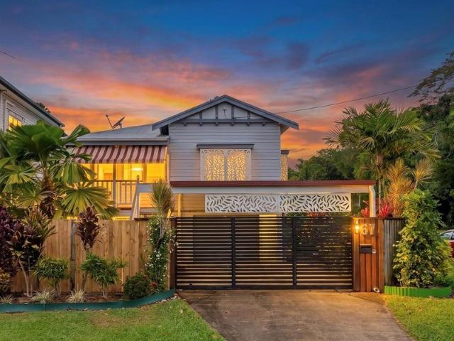 Inner City Queenslander Living