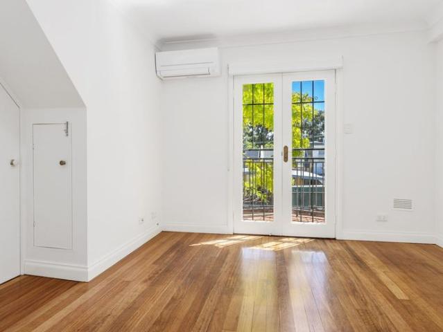 Inner City Terrace with Private Courtyard & Parking